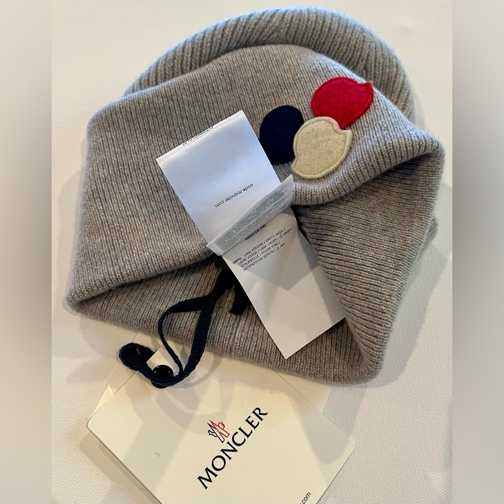 Moncler NWT 100% Virgin Wool Ribbed Knit Logo Beanie Grey Unisex - Picture 3 of 6